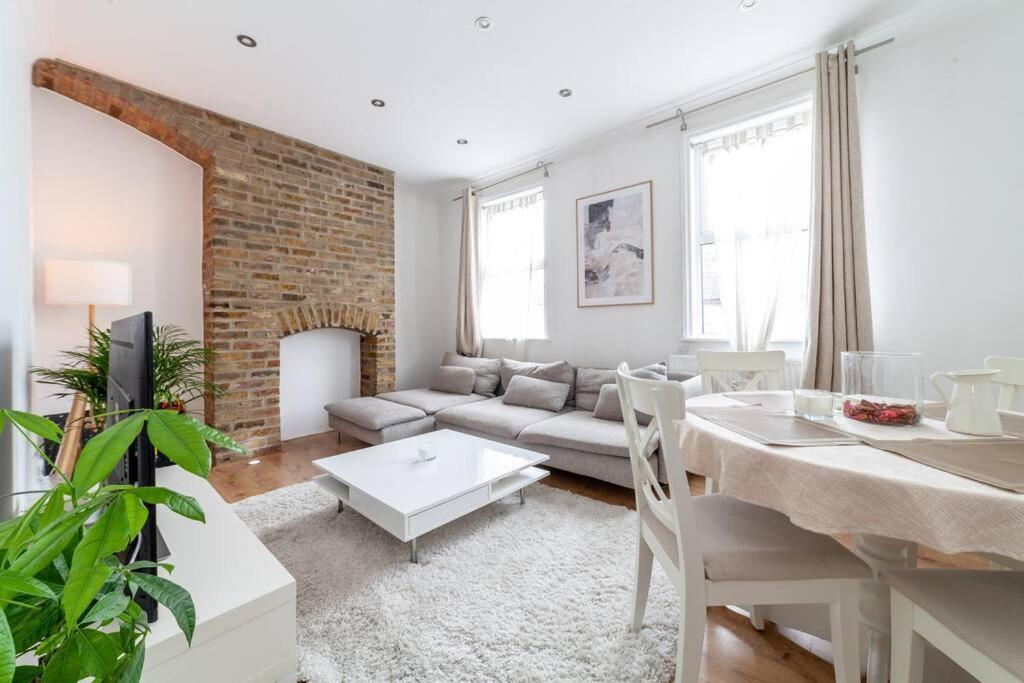 2 Bedroom Duplex * Londra